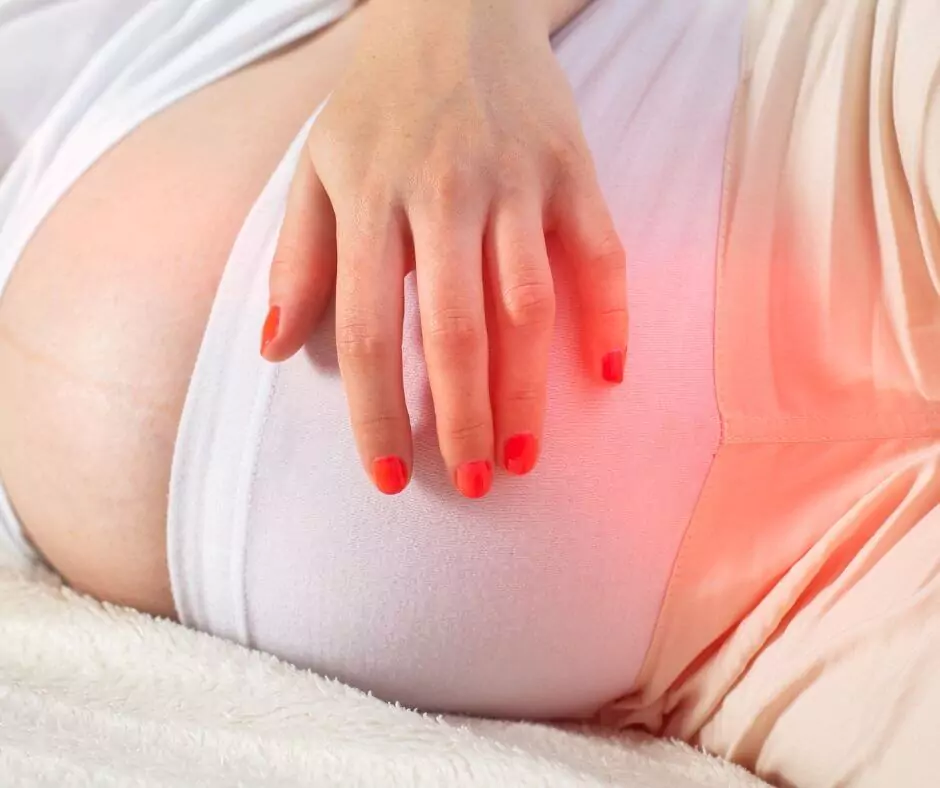 Bóle brzucha i żeber w ciąży - można sobie z tym poradzić! - blog helloskarbie.pl