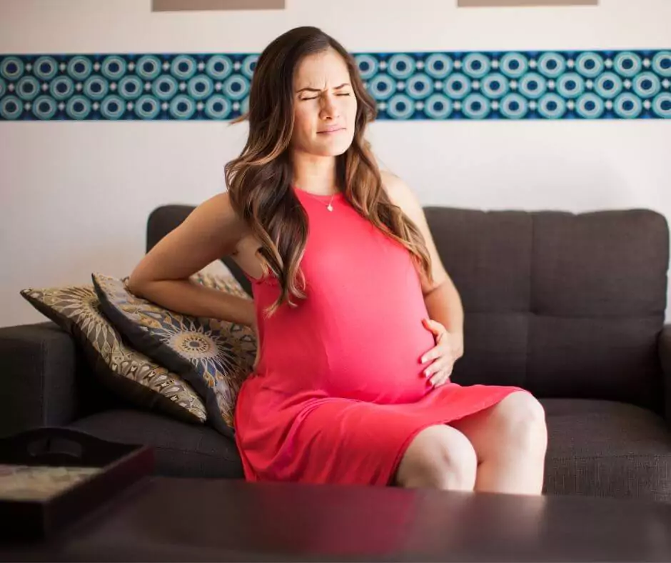 Dokuczliwy ból pleców w ciąży - blog helloskarbie.pl
