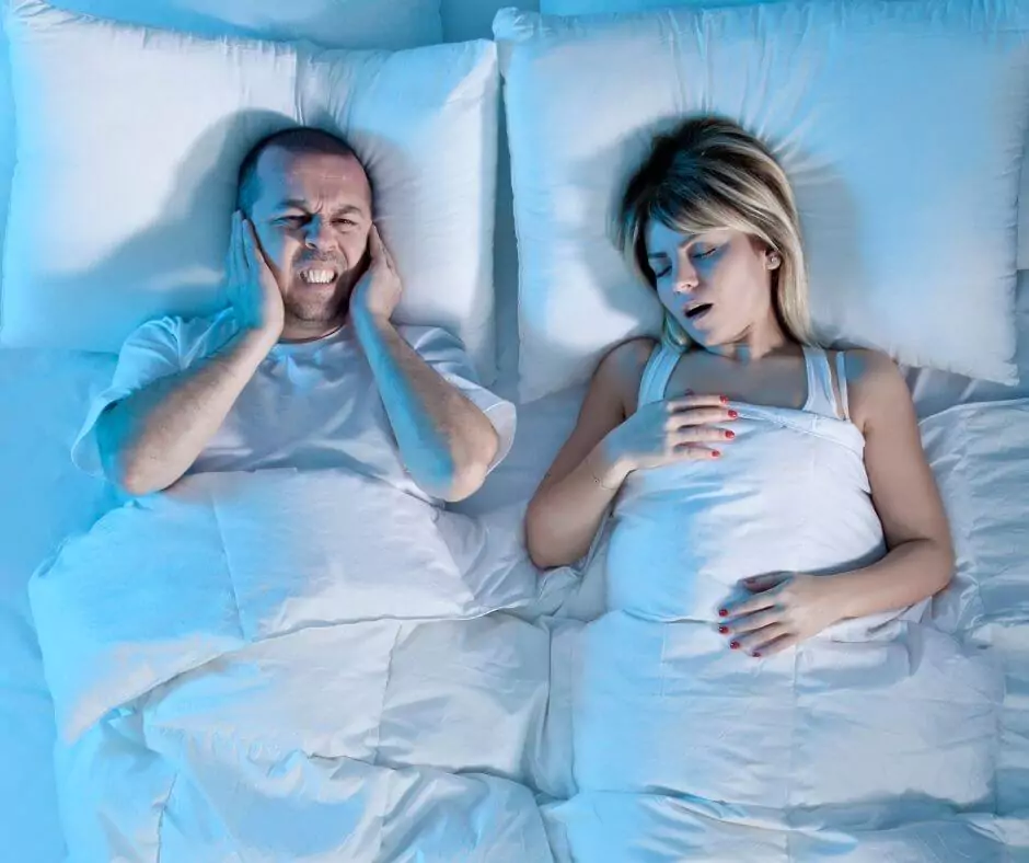 Chrapanie w ciąży bywa uciążliwe - jak sobie z tym poradzić? - blog helloskarbie.pl