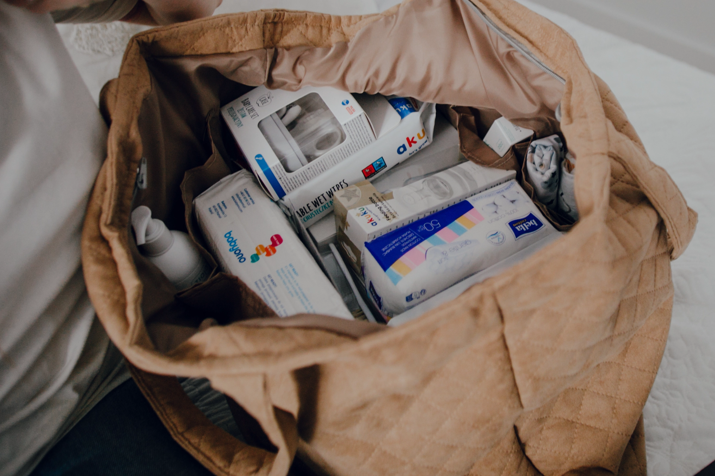 Kiedy powinnaś pakować torbę na poród? - blog helloskarbie.pl